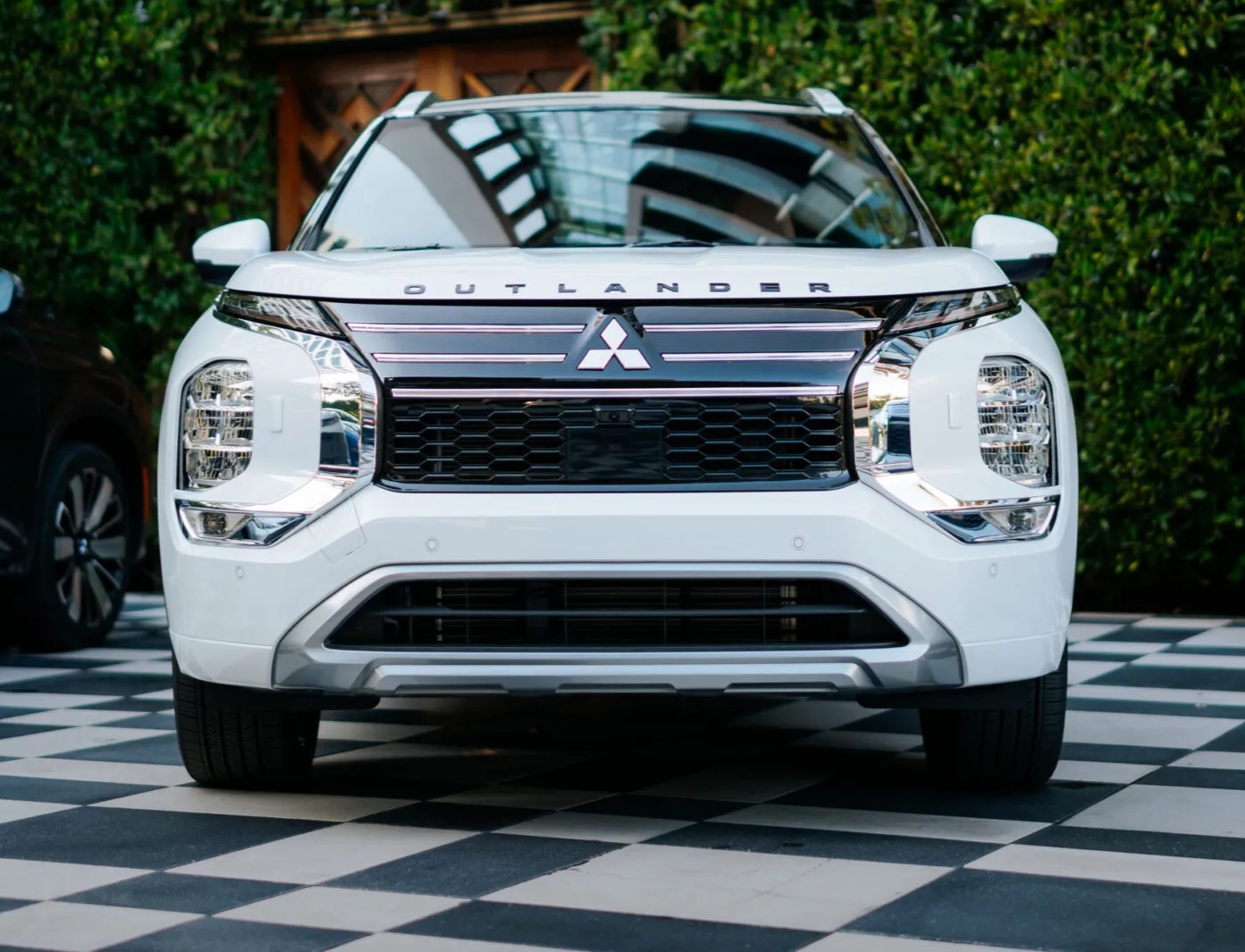 ��������� ����� Outlander Hybrid 2026�